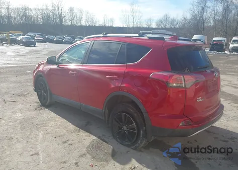2016 Toyota Rav4 Xle z USA, uszkodzony, nr VIN 2T3RFREV1GW443441